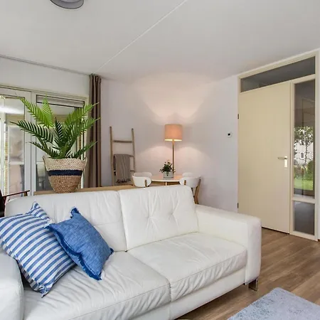 By The Sea, Pet-friendly Retreat Julianadorp