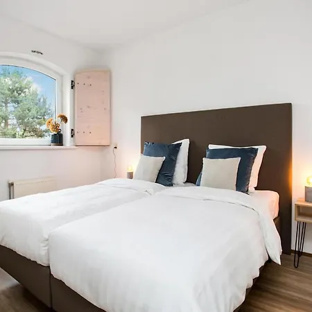 By The Sea, Pet-friendly Retreat Apartamento